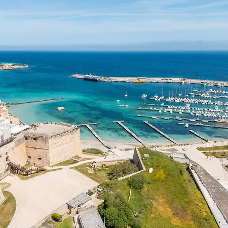 Bacchus Historic * Otranto